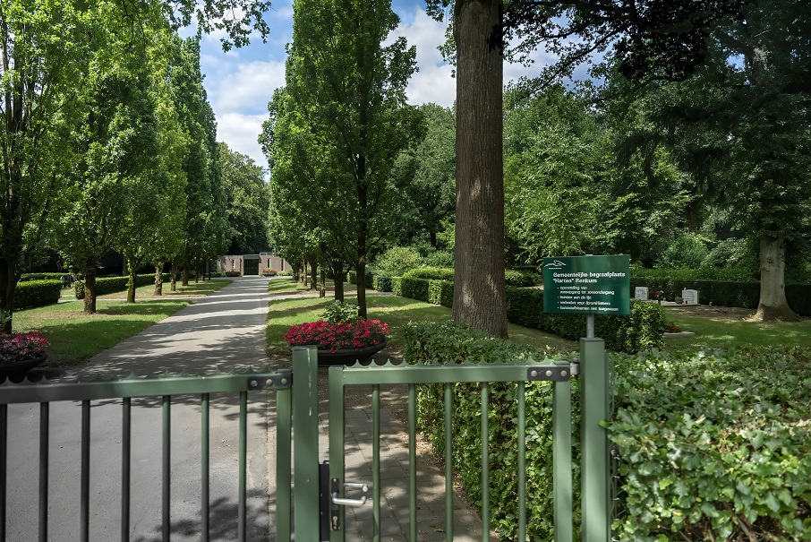 Ingang begraafplaats Harten in Renkum
