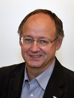 Trouwambtenaar de heer Theo Uffink